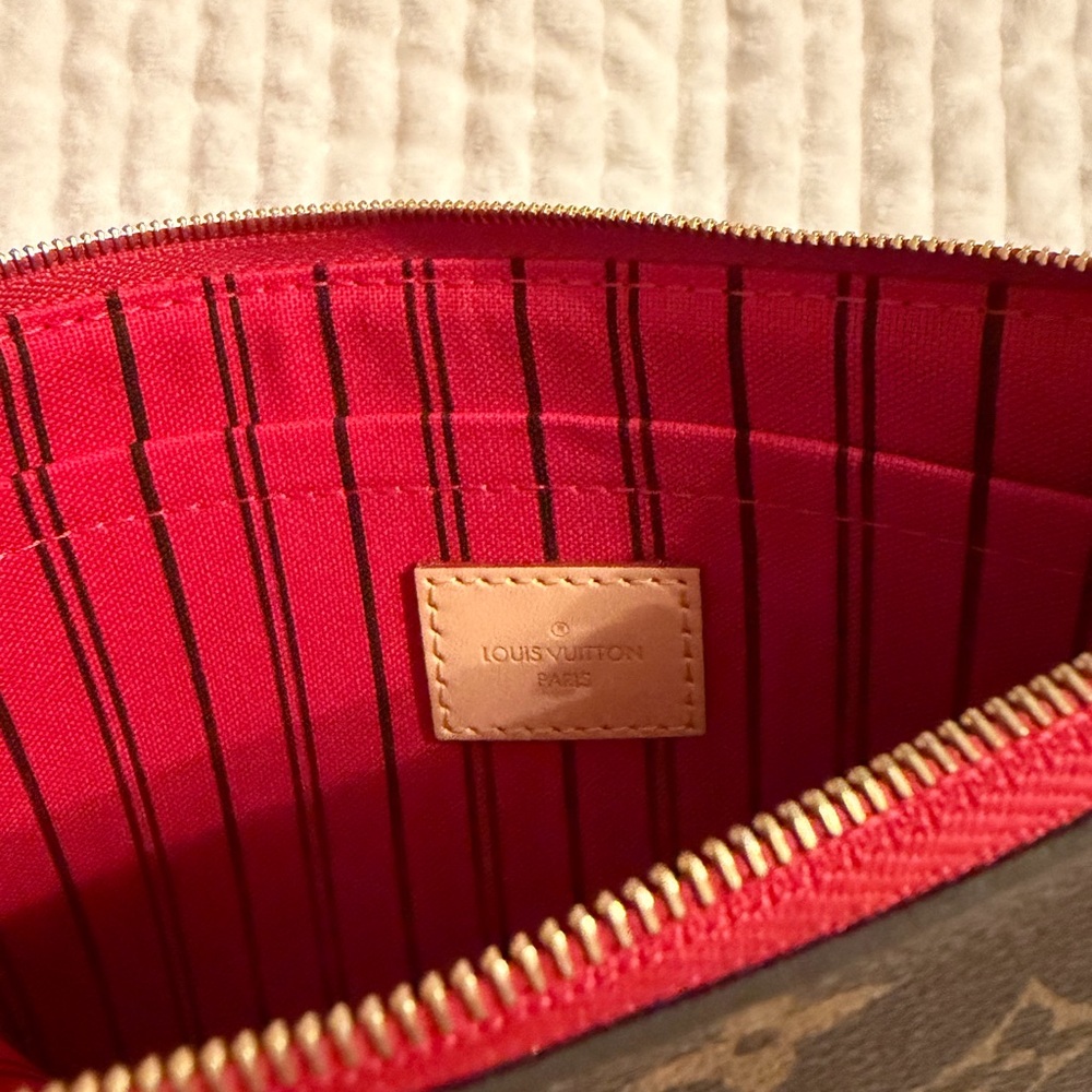 Louis Vuitton Monogram Pouchette - Picture 3 of 4